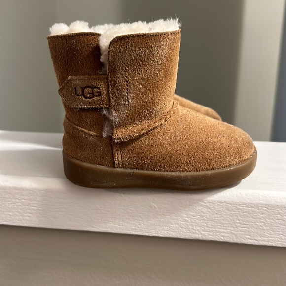 Infant uggs - Picture 2 of 4